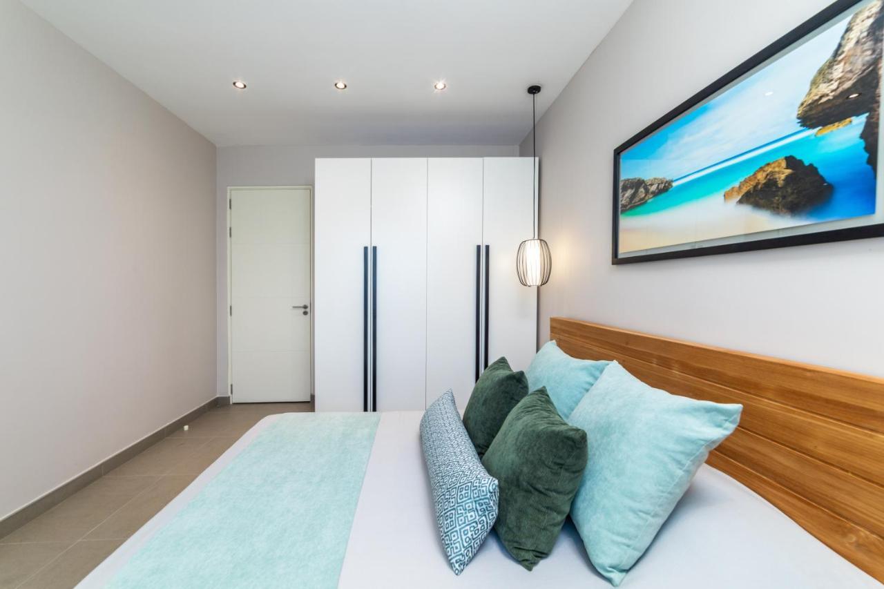 One Bay Residence - Apartment 12 - Apartment In Pereybere Pereybere Beach Bagian luar foto